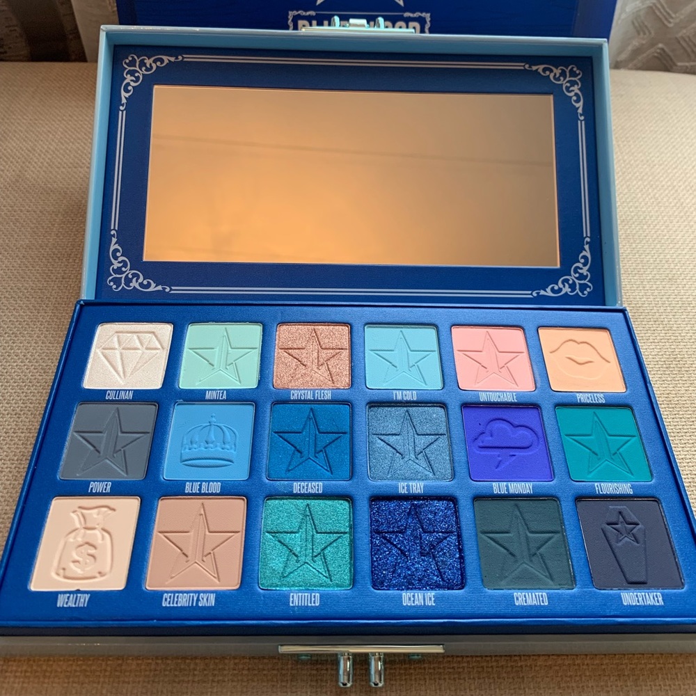Jeffree Star blue blood palette